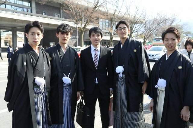 Как в Киото студенты наряжаются на получение диплома