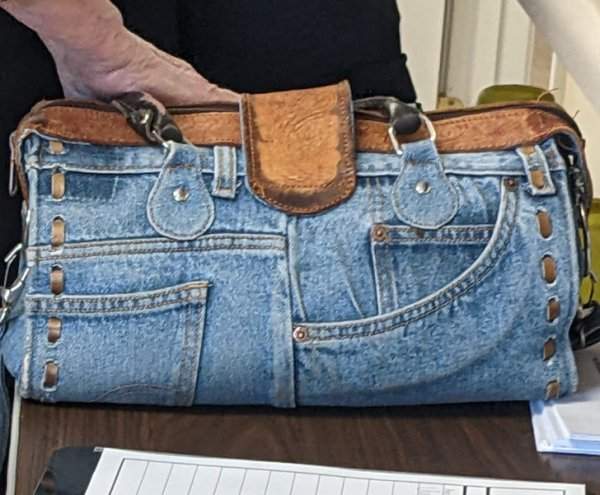 Модная джинсовая сумка
