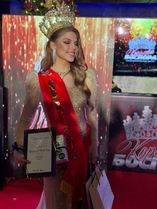16-летняя школьница из Ростова Дарья Федорова победила в конкурсе «Королева Юга России 2022»