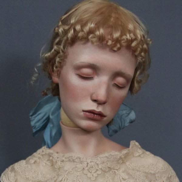 Великолепная кукла, сделанная для выставки «Искусство Куклы