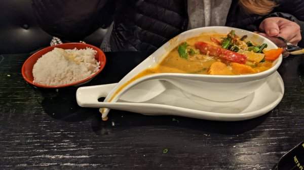 Тот, кто разработал эту тарелку для супа, никогда ранее не ел суп!