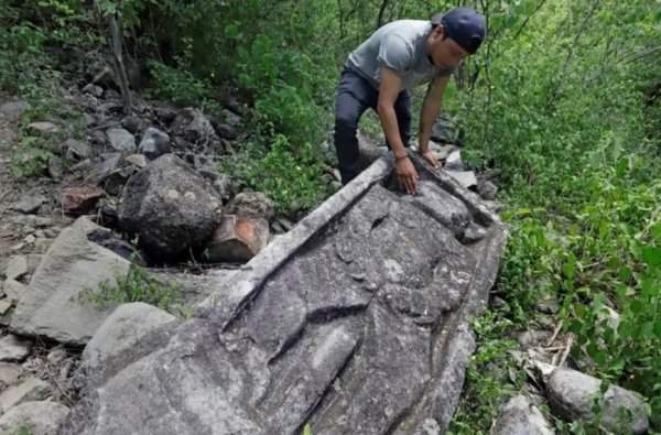 В Мексике на вершине горы учёные нашли реликвии, которые возможно принадлежали сапотекам