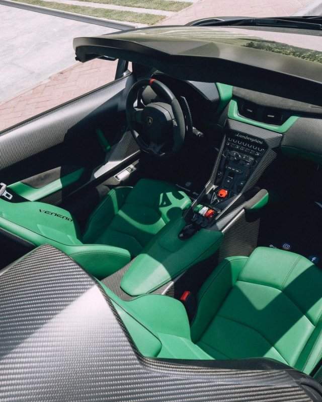 Тимати купил эксклюзивный Lamborghini Veneno Roadster за 725 миллионов рублей