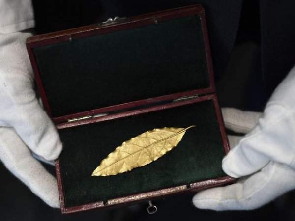 Золотой лист короны, использованной для коронации Наполеона I, единственный оставшийся в мире, 1804 год