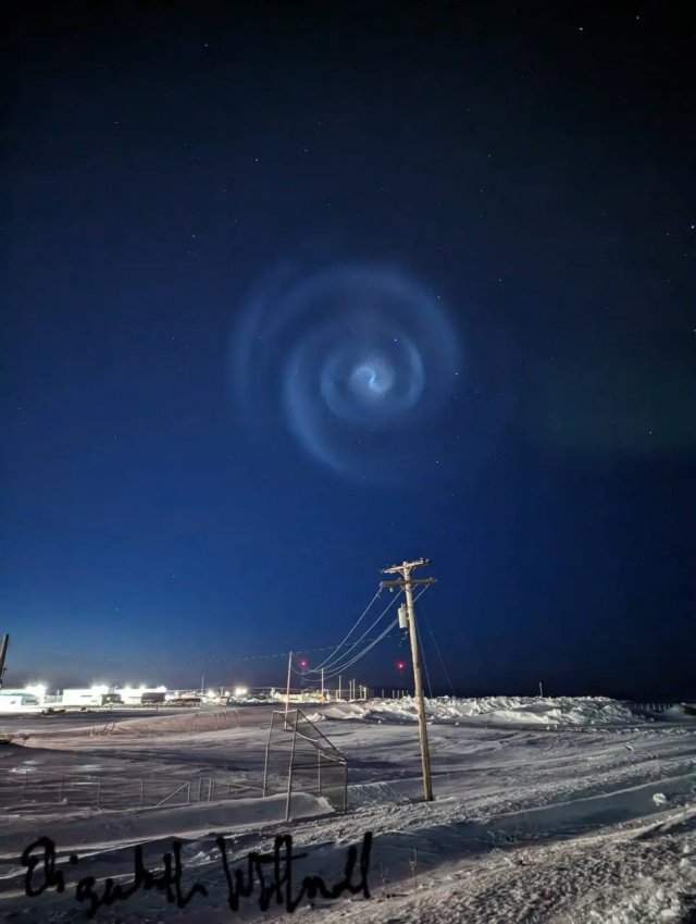 Из-за Илона Маска в небе образовалось необычное явление - спираль