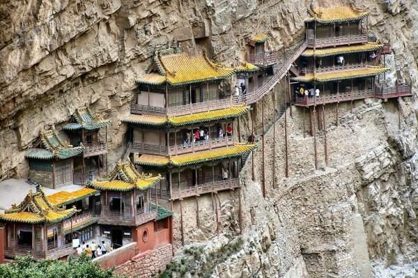 Висячий монастырь Сюанькун-сы в Китае