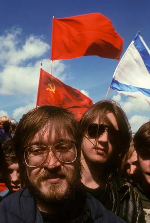 Лидер группы &quot;Гражданская оборона&quot; Егор Летов на Первомайской демонстрации, 1 мая 1993 год