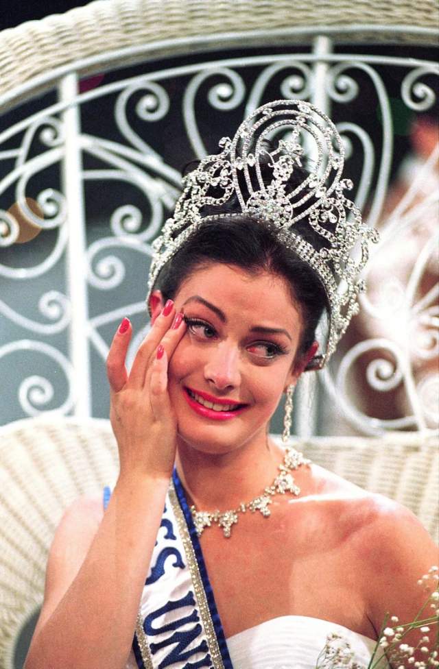 Даянара Торрес (Пуэрто-Рико), «Мисс Вселенная — 1993 года»