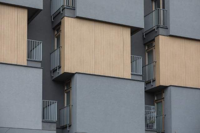 Кто-то хотел сэкономить деньги и место, поэтому сделал балконы с видом на вашего соседа