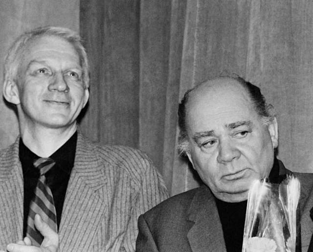 Владимир Носик и Евгений Леонов на премьере фильма «Американский дедушка», 1993 год