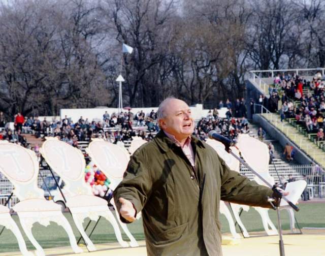 Михаил Жванецкий на открытии праздника смеха «Юморина-97» в Одессе, 1997 год