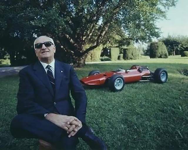 Энцо Феррари, основaтель aвтоконцерна Ferrari