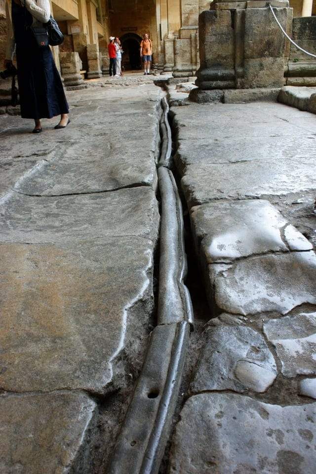 Древнеримские свинцовые трубы, которым 2000 лет