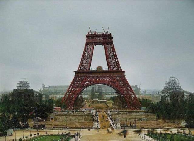 Строительство Эйфелевой башни, 1888 год.