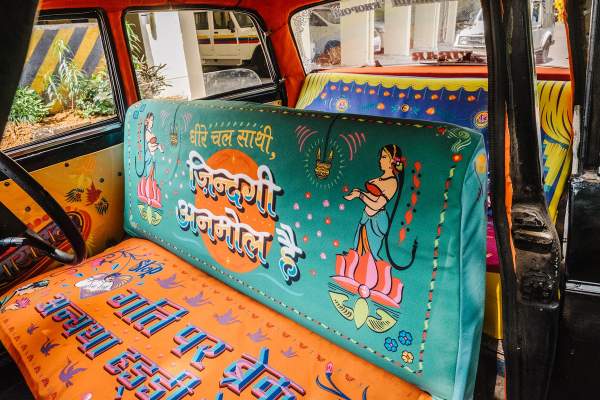 Индийское такси в индийском стиле