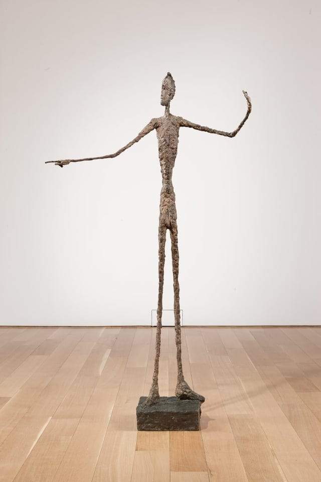 Скульптура «Указующий человек» — 104 млн долларов