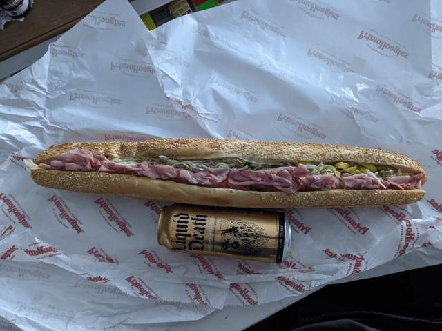 Длинный итальянский сэндвич