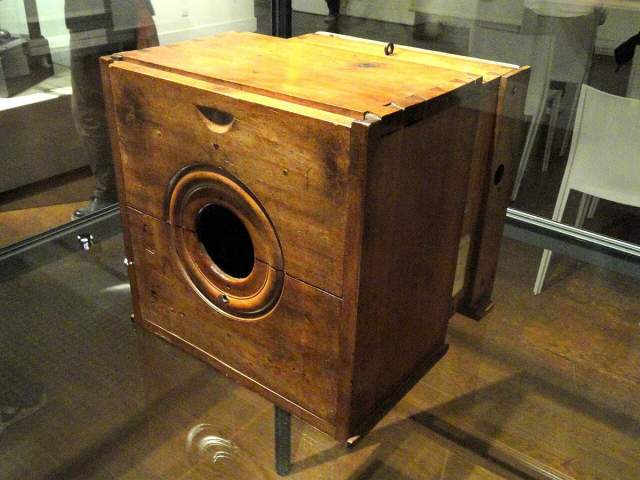 Фотоаппарат Ньепса, самый первый в мире фотоаппарат — 1820-1827 годы