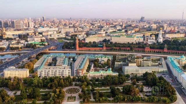 Самая дорогая жилая квартира в Москве стоит 4 миллиарда рублей - из нее открывается вид на Кремль