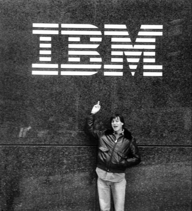Стив Джобс посылает IBM, 1983 год
