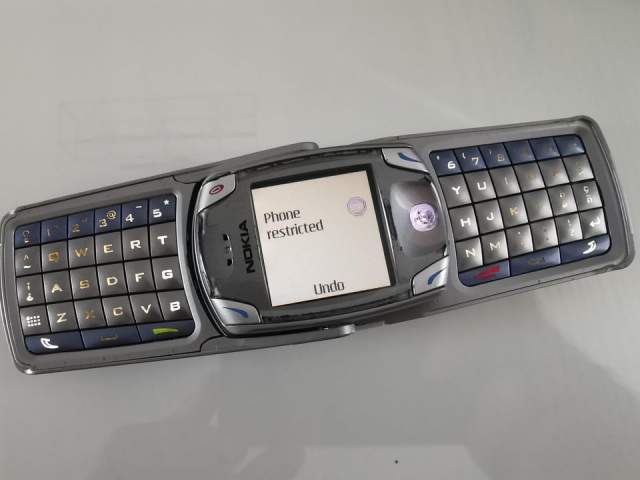 Nokia 6820 — год выпуска: 2004