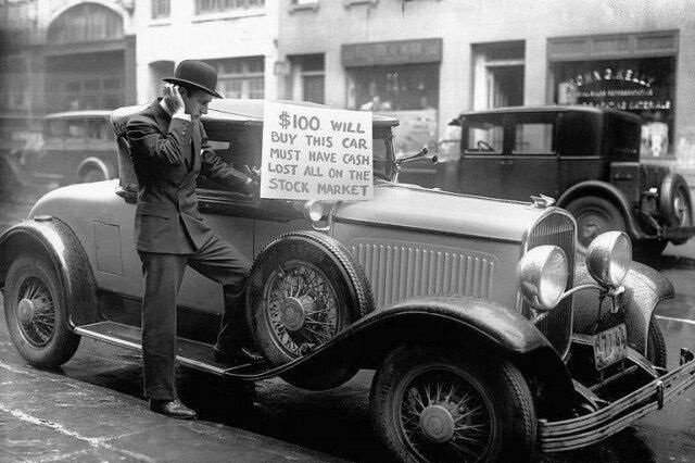 Человек, продающий по дешевке свой новый Chrysler после краха фондового рынка, Нью-Йорк, 1929 год