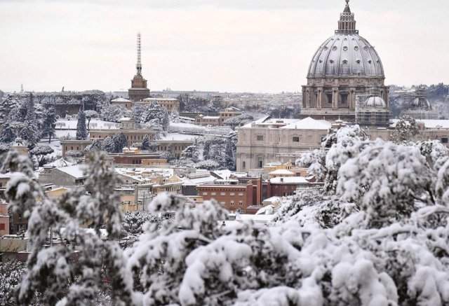 Красивый зимний Рим