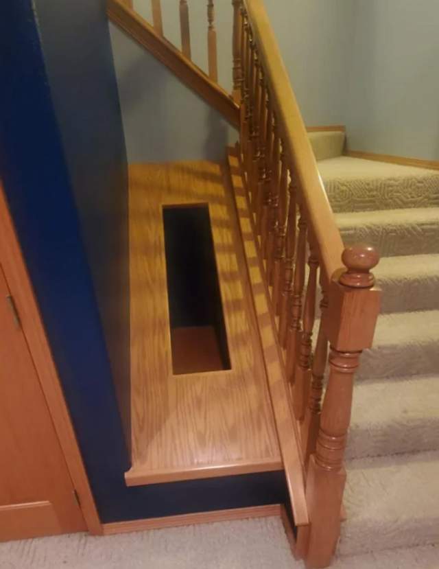 «Для чего нужно это пространство рядом с лестницей?»