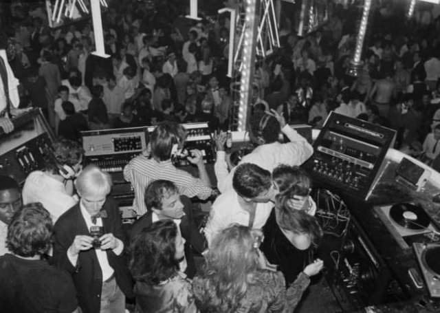 Фотографии знаменитостей из культового ночного клуба «Studio 54»