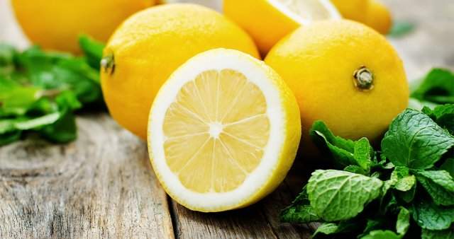 как выдавить лимонный сок