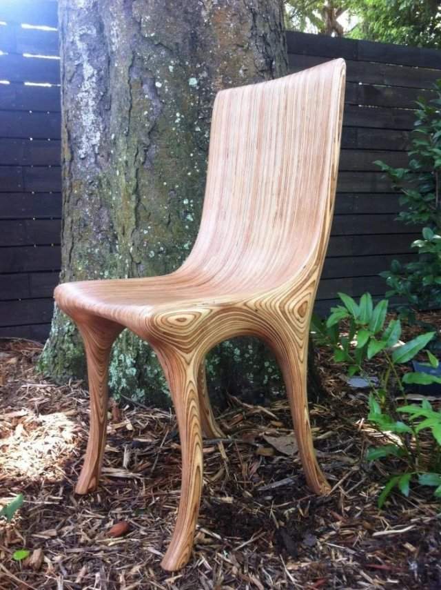 стул из дерева