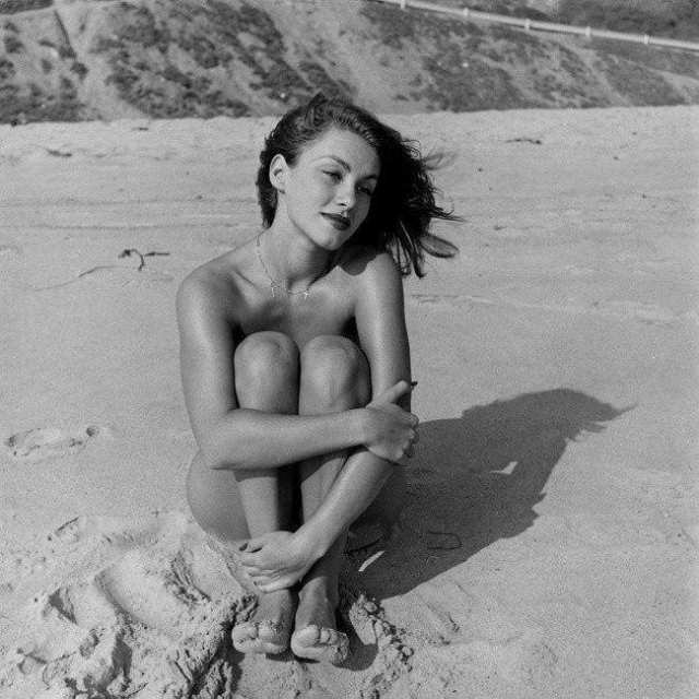 Линда Кристиан, первая «девушка Бонда», 1945 г.