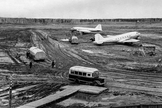 Толмачёво — один из двух пассажирских аэропортов Новосибирска в 1957 г.