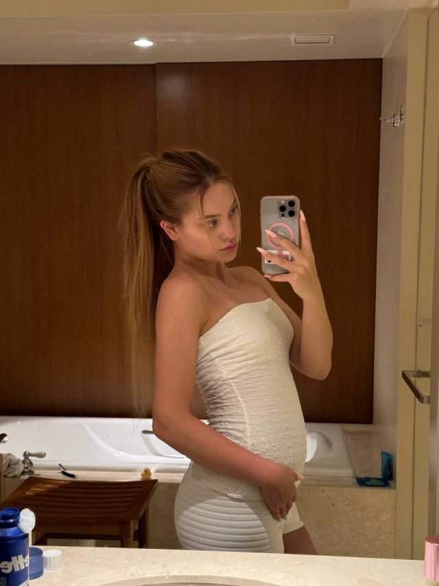Дилара беременна