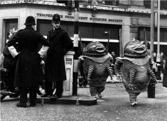 Во время Хэллоуина в Лондоне, 1960-е годы