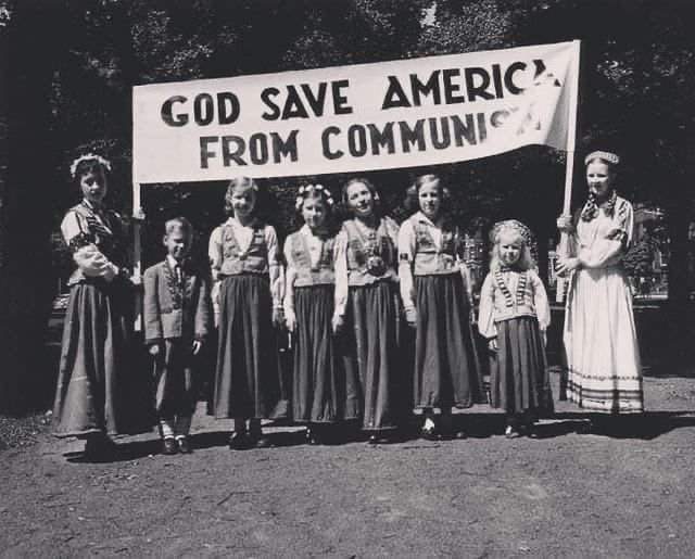«Господи, спаси Америку от коммунизма». Бостон, 1950 г.