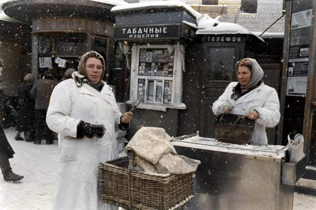 Продажа пирожков. Москва, 1959 год.