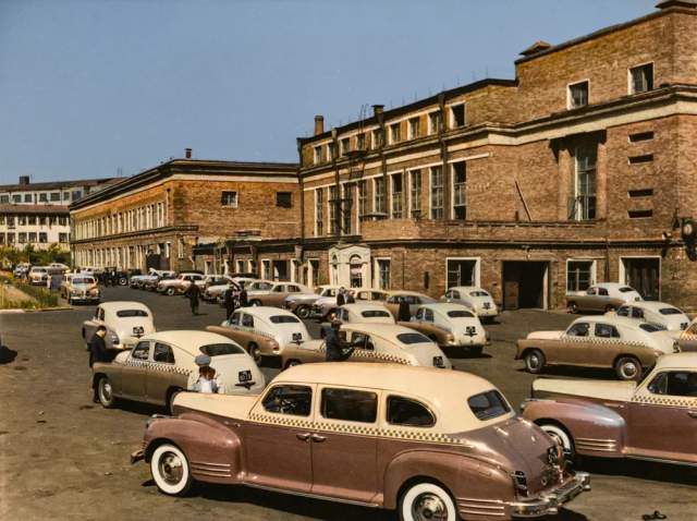 Первый таксомоторный парк. Москва, 1950-е.