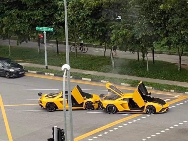 Не один, а два Lamborghini