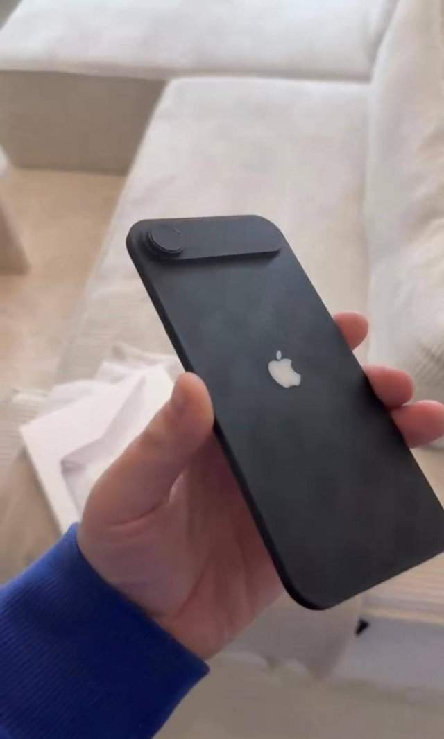 Макет IPhone 17 Макет IPhone 17