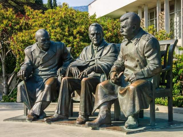 Умер художник и скульптор Зураб Церетели, создавший более 5000 произведений живописи Умер художник и скульптор Зураб Церетели, создавший более 5000 произведений живописи