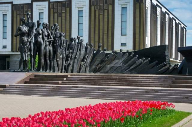 Умер художник и скульптор Зураб Церетели, создавший более 5000 произведений живописи Умер художник и скульптор Зураб Церетели, создавший более 5000 произведений живописи