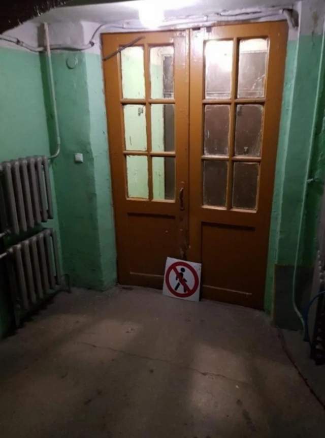 Кажется, что кому-то очень нравится сюда приходить снова и снова Кажется, что кому-то очень нравится сюда приходить снова и снова