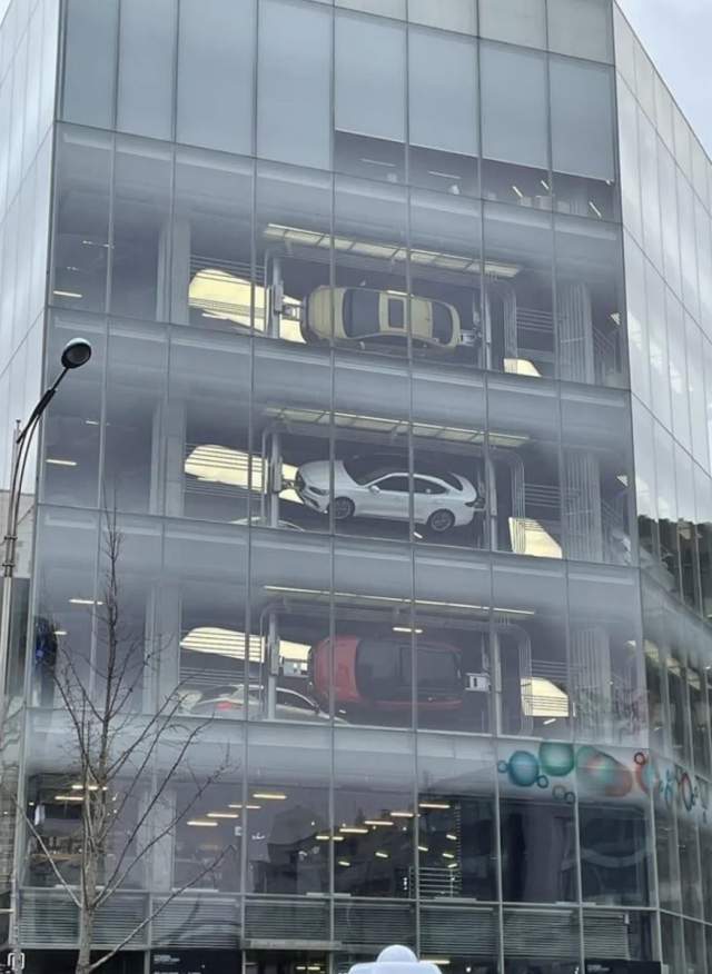 Салон Hyundai Салон Hyundai