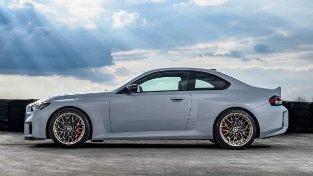 BMW показали новую M2 CS: самое мощное задеприводное авто М-серии BMW показали новую M2 CS: самое мощное задеприводное авто М-серии