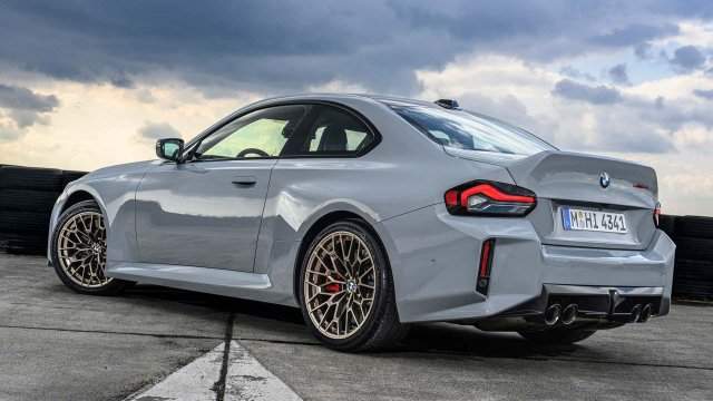 BMW показали новую M2 CS: самое мощное задеприводное авто М-серии BMW показали новую M2 CS: самое мощное задеприводное авто М-серии