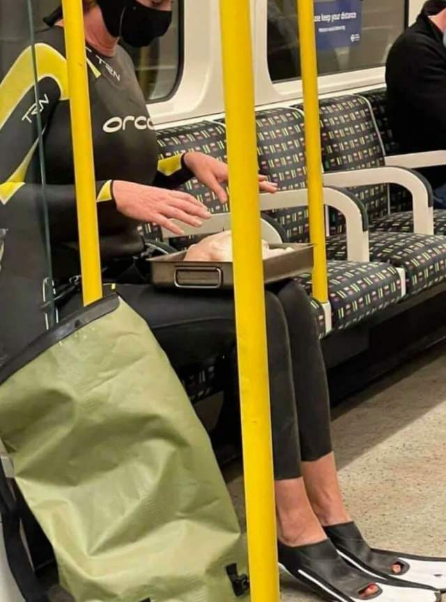 Чего только не увидишь в метро Чего только не увидишь в метро