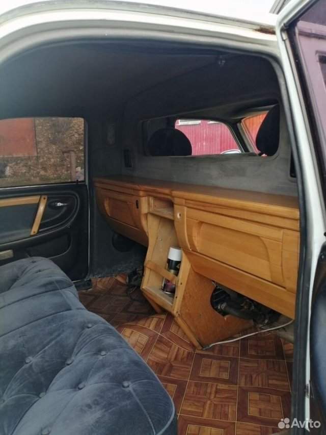 Тяжелый люкс по-русски: в продаже редкий лимузин на базе ГАЗ-31102, который удлинён на 493 мм
