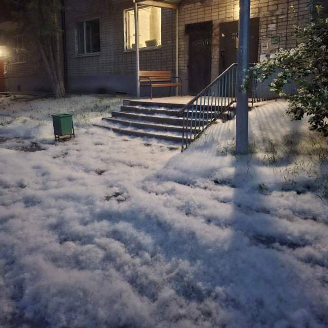 Тюмень занесло снегом