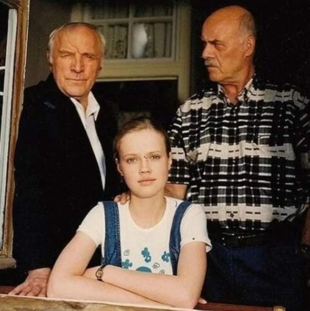 На съёмках фильма «Ворошиловский стрелок». На съёмках фильма «Ворошиловский стрелок».